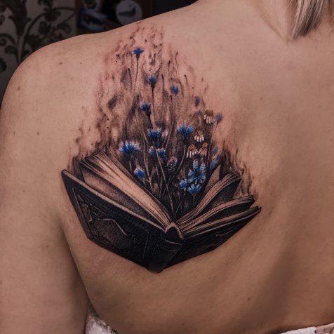 Книга с цветами
